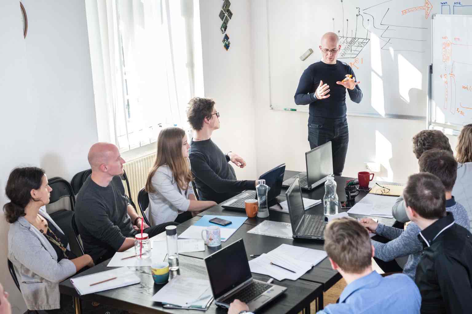 réunion professionnelle pour un projet d'entreprise